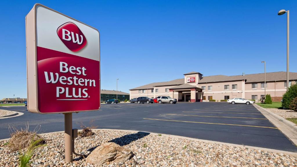 Best Western Plus Albert Lea I-90/I-35 Hotel Main image 1